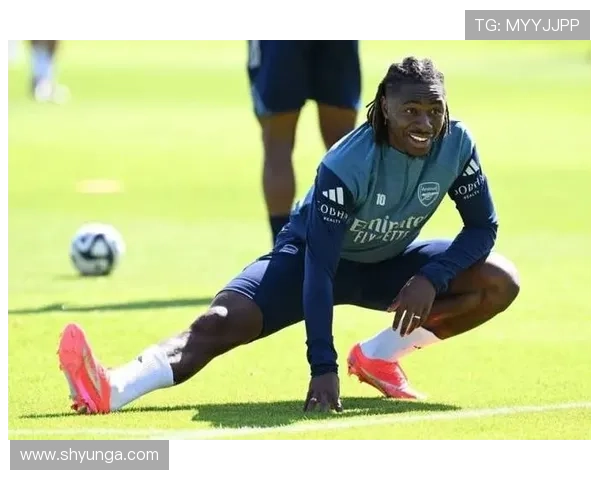 埃泽荣膺阿森纳11月最佳球员表现出色贡献三球一助